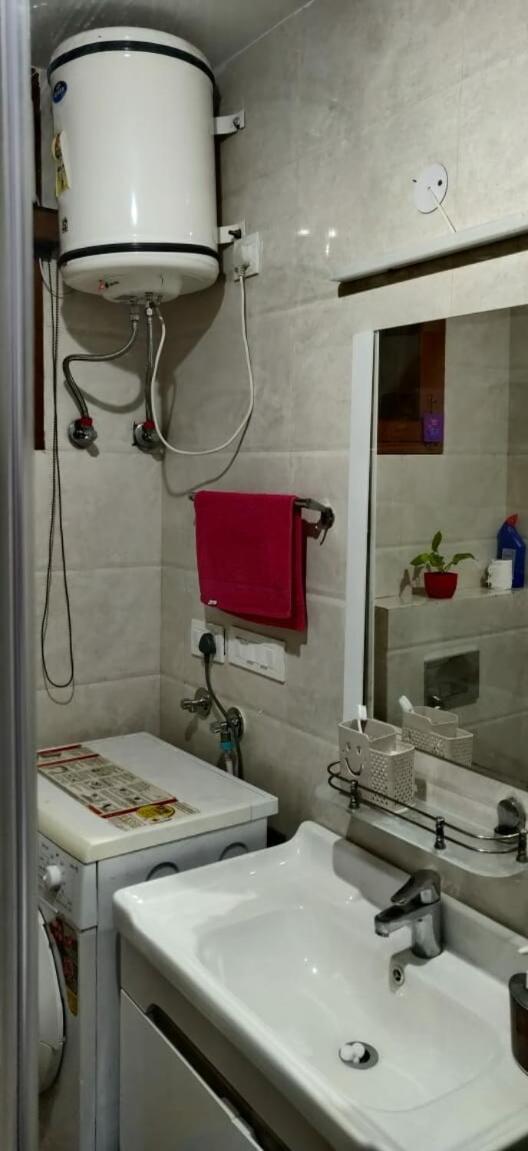 2Bhk Furnished Apartment/Near Kasauli/Barog/Luv Fun & Adventure 솔란 외부 사진